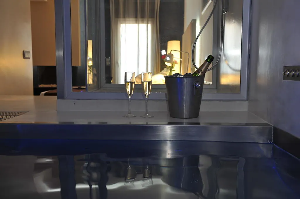 Gaudint Barcelona Suites